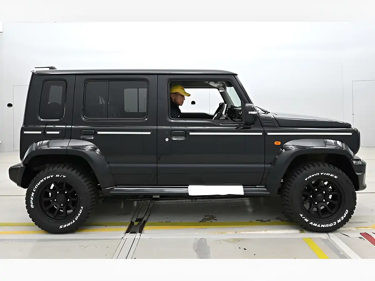 Used 2026 Suzuki Jimny Nomade Blueish Black Pearl - Interior and Exterior details 5