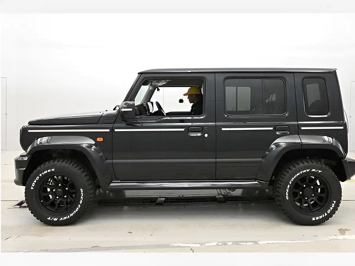 Used 2026 Suzuki Jimny Nomade Blueish Black Pearl - Interior and Exterior details 6