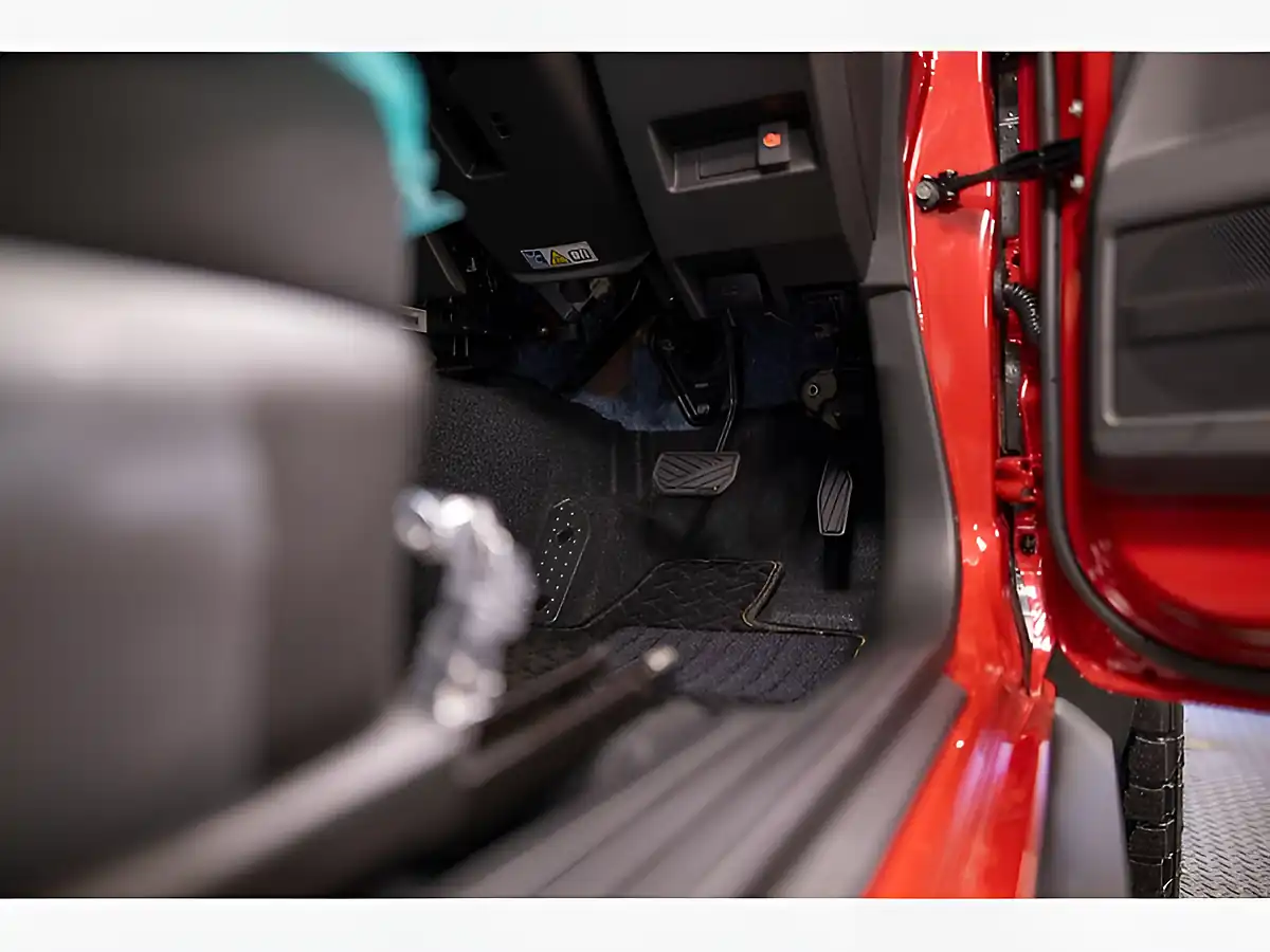 Used 2026 Suzuki Jimny Nomade Red - Interior and Exterior details 13
