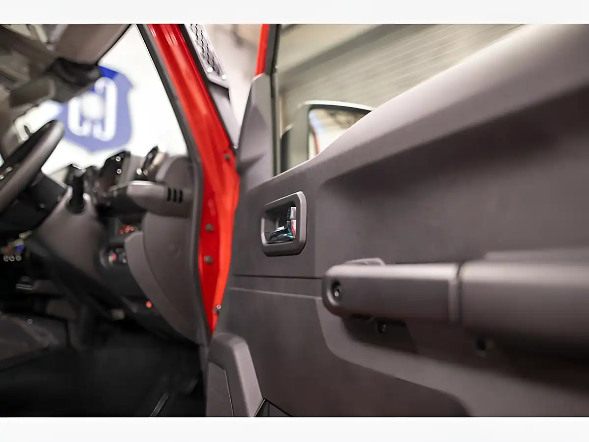 Used 2026 Suzuki Jimny Nomade Red - Interior and Exterior details 14