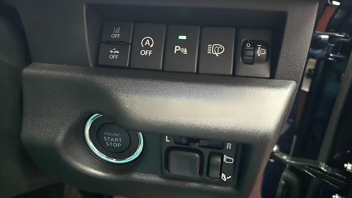 Used 2026 Suzuki Jimny Nomade SZ5 Blue - Interior and Exterior details 9