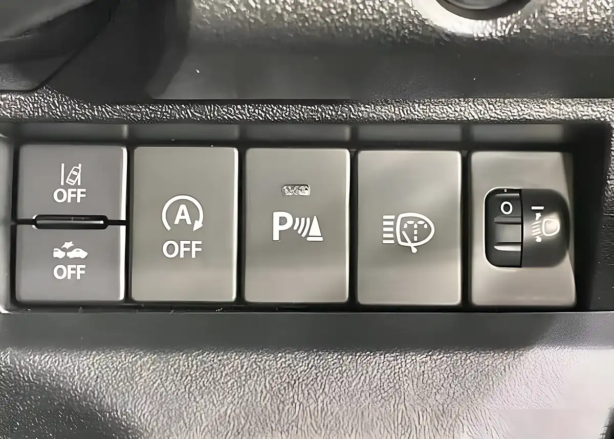 Used 2026 Suzuki Jimny Sierra Green - Interior and Exterior details 14