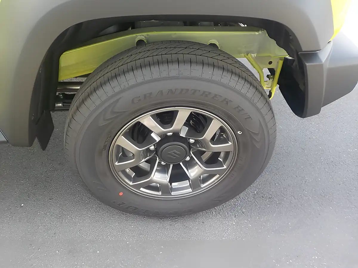 Used 2026 Suzuki Jimny Sierra Jc Kinetic Yellow - Interior and Exterior details 17