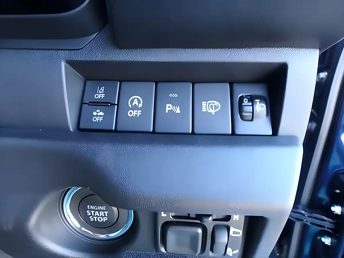 Used 2026 Suzuki Jimny SZ5 Blue - Interior and Exterior details 13