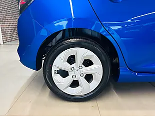 Used 2026 Suzuki Swift Motion - Interior and Exterior details 16