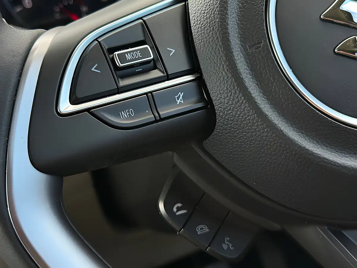 Used 2026 Suzuki Swift Motion Orange - Interior and Exterior details 17