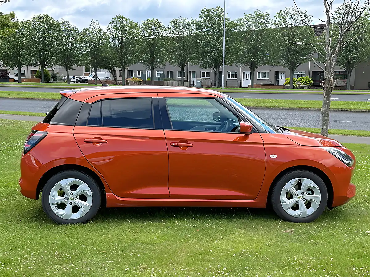 Used 2026 Suzuki Swift Motion Orange - Interior and Exterior details 6