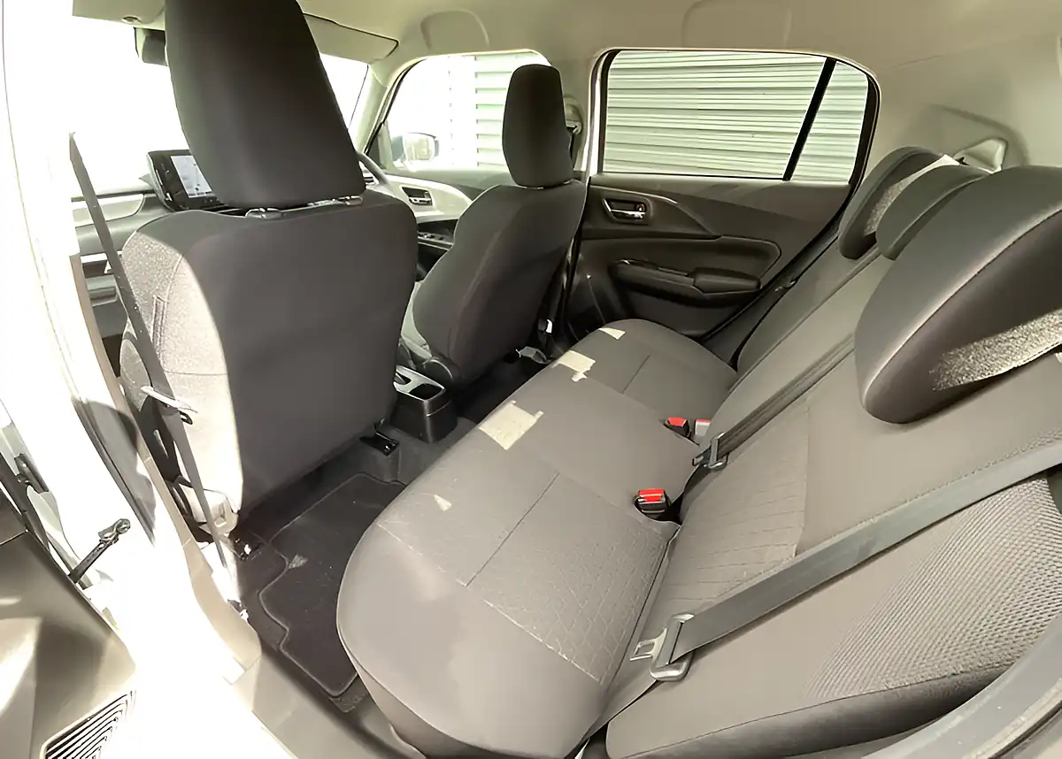 Used 2026 Suzuki Swift Motion Pure White/Grey Roof - Interior and Exterior details 13