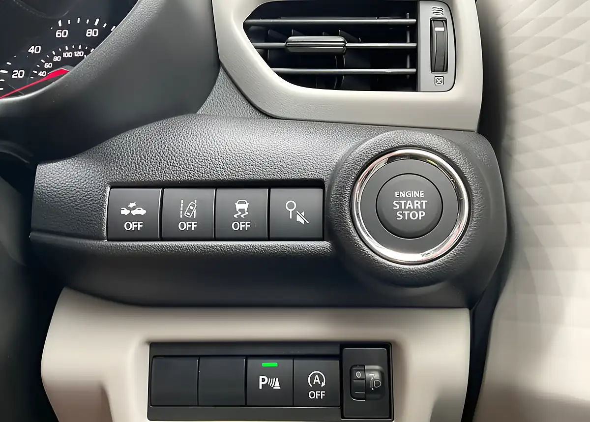 Used 2026 Suzuki Swift Motion Pure White/Grey Roof - Interior and Exterior details 19