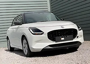 Used 2026 Suzuki Swift Motion Pure White/Grey Roof - Interior and Exterior details 3
