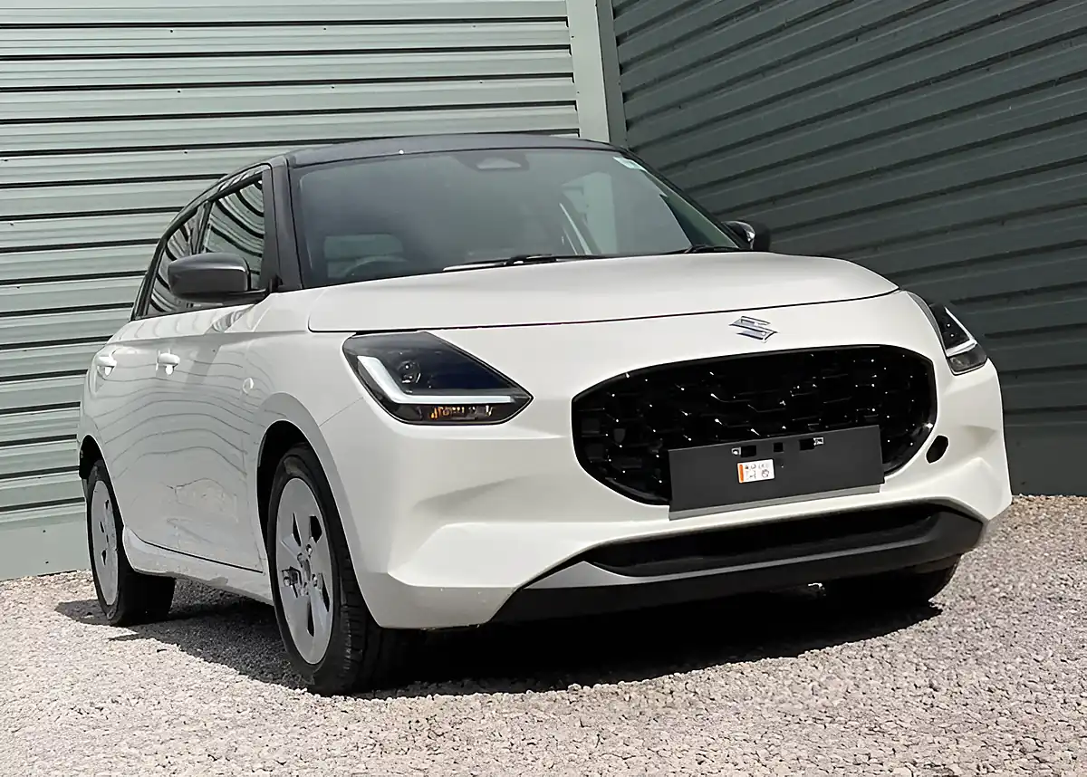 Used 2026 Suzuki Swift Motion Pure White/Grey Roof - Interior and Exterior details 3