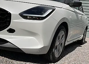 Used 2026 Suzuki Swift Motion Pure White/Grey Roof - Interior and Exterior details 5