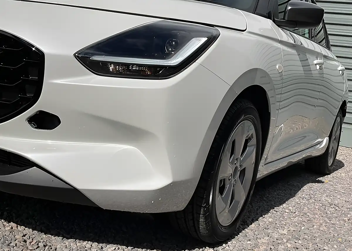 Used 2026 Suzuki Swift Motion Pure White/Grey Roof - Interior and Exterior details 5