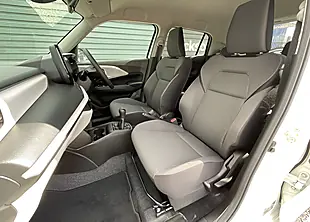 Used 2026 Suzuki Swift Motion Pure White/Grey Roof - Interior and Exterior details 8