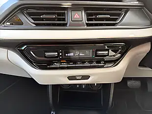 Used 2026 Suzuki Swift Motion White - Interior and Exterior details 11