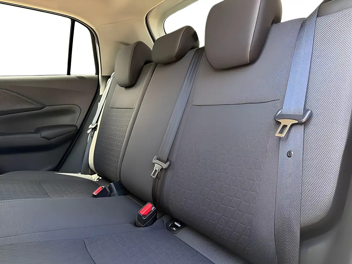 Used 2026 Suzuki Swift Motion White - Interior and Exterior details 16