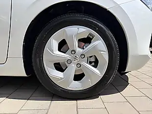 Used 2026 Suzuki Swift Motion White - Interior and Exterior details 6