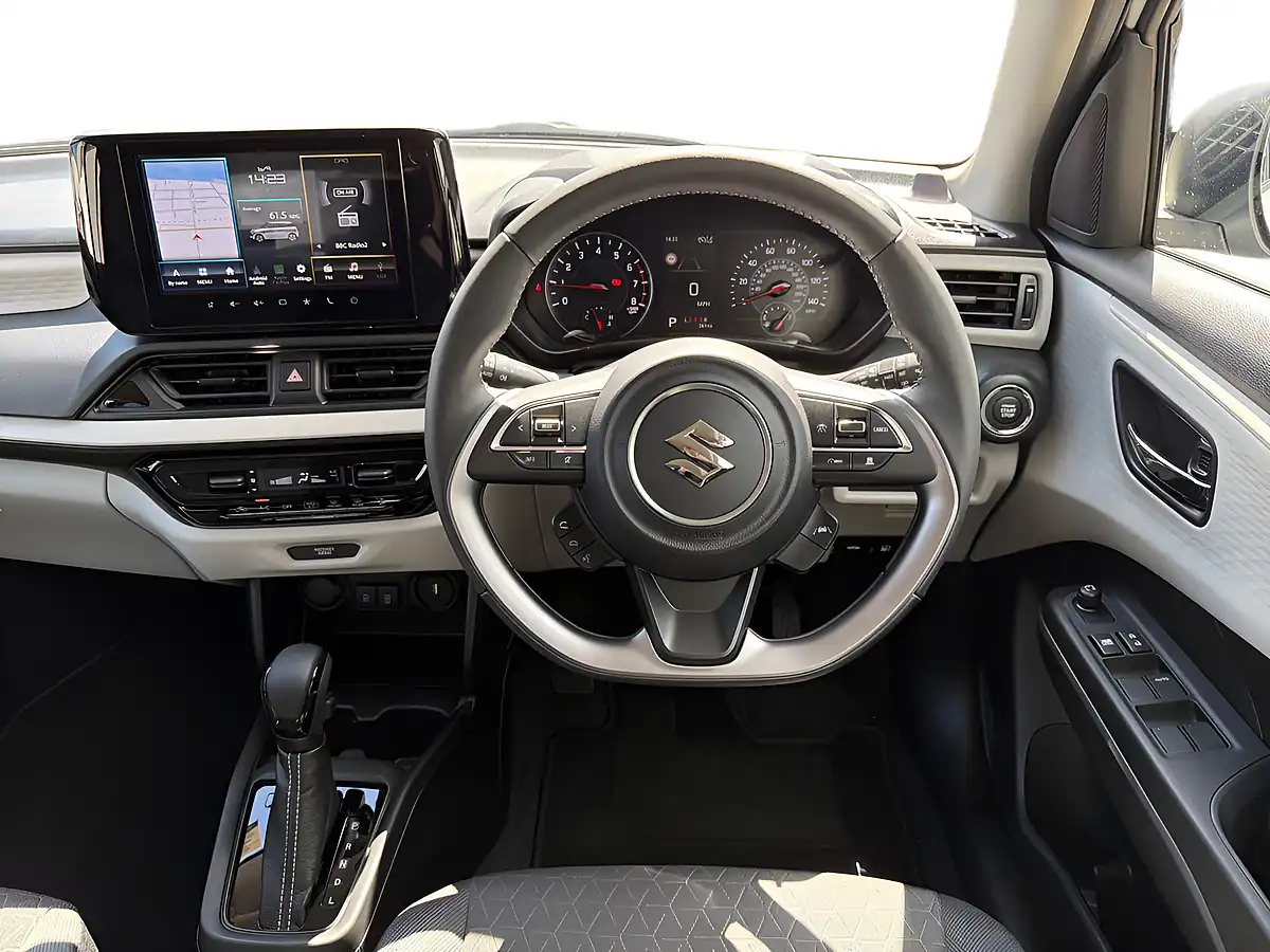 Used 2026 Suzuki Swift Motion White - Interior and Exterior details 8