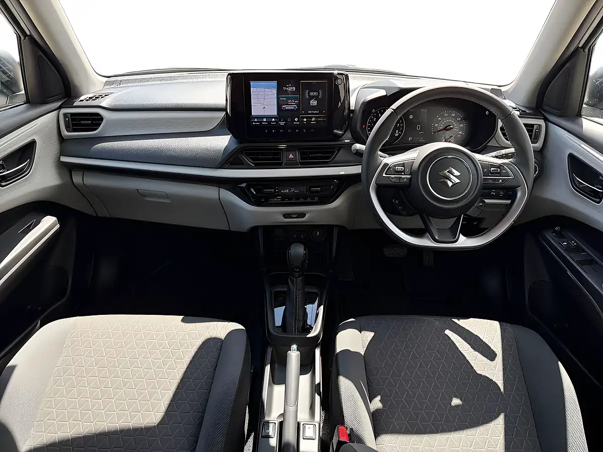 Used 2026 Suzuki Swift Motion White - Interior and Exterior details 9