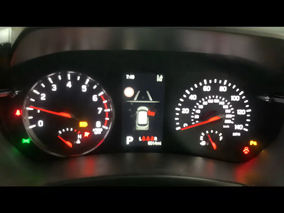 Used 2026 Suzuki Swift Motion White - Interior and Exterior details 12