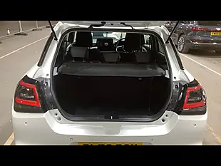 Used 2026 Suzuki Swift Motion White - Interior and Exterior details 9