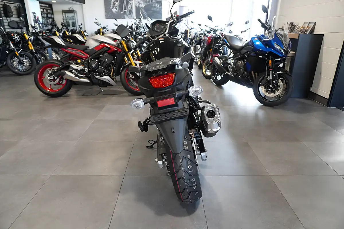 Used 2026 Suzuki V-Strom 650 Adventure Glass Sparkle Black - Interior and Exterior details 4