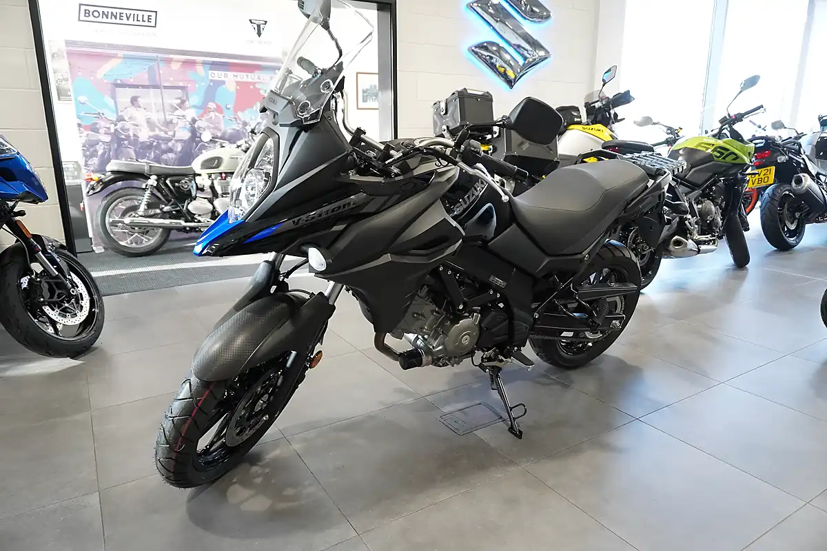 Used 2026 Suzuki V-Strom 650 Adventure Glass Sparkle Black - Interior and Exterior details 6