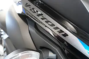 Used 2026 Suzuki V-Strom 650 Adventure Glass Sparkle Black - Interior and Exterior details 8