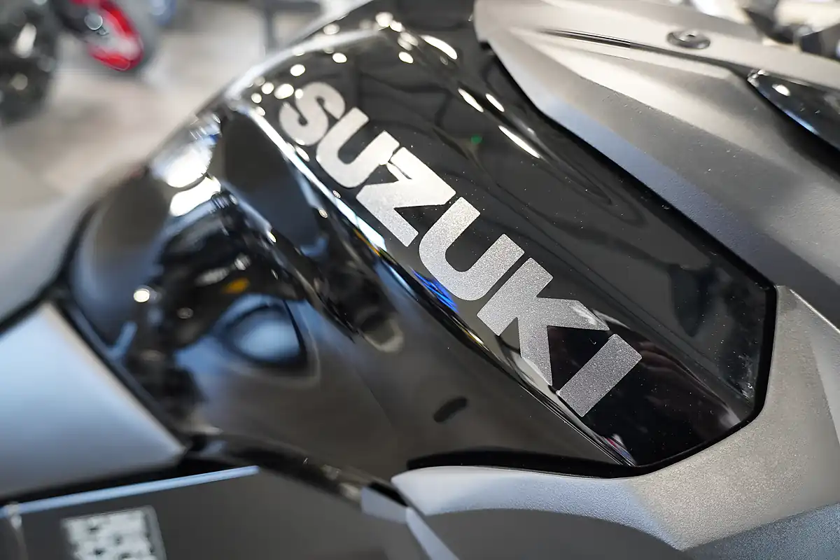 Used 2026 Suzuki V-Strom 650 Adventure Glass Sparkle Black - Interior and Exterior details 9