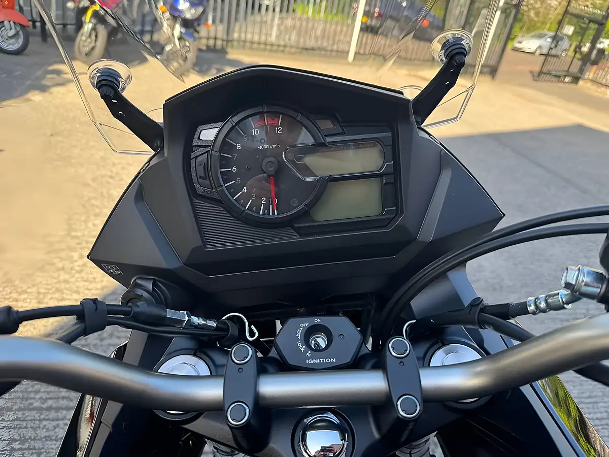 Used 2026 Suzuki V-Strom 650 - Interior and Exterior details 10