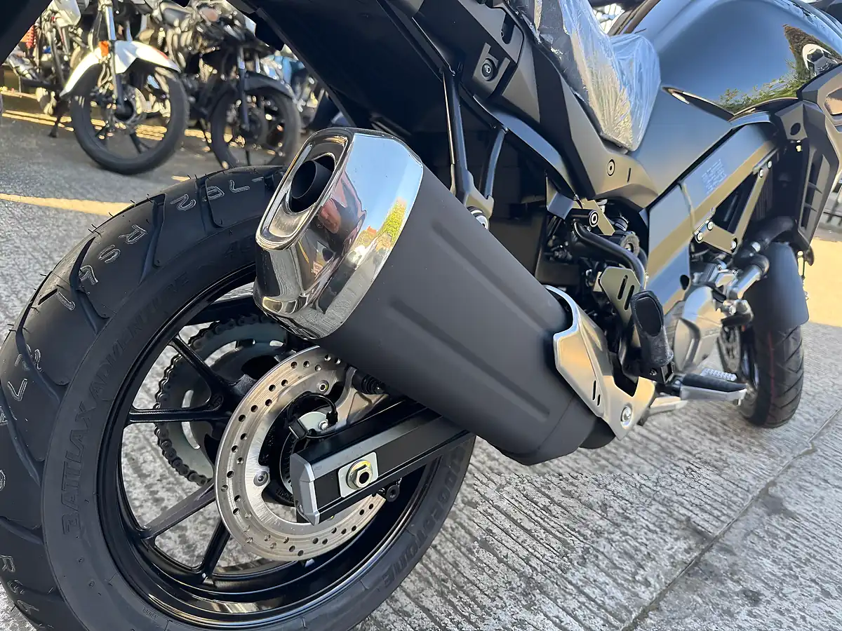 Used 2026 Suzuki V-Strom 650 - Interior and Exterior details 8