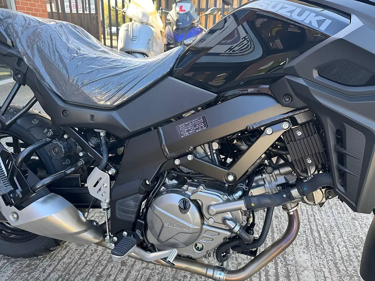 Used 2026 Suzuki V-Strom 650 - Interior and Exterior details 9