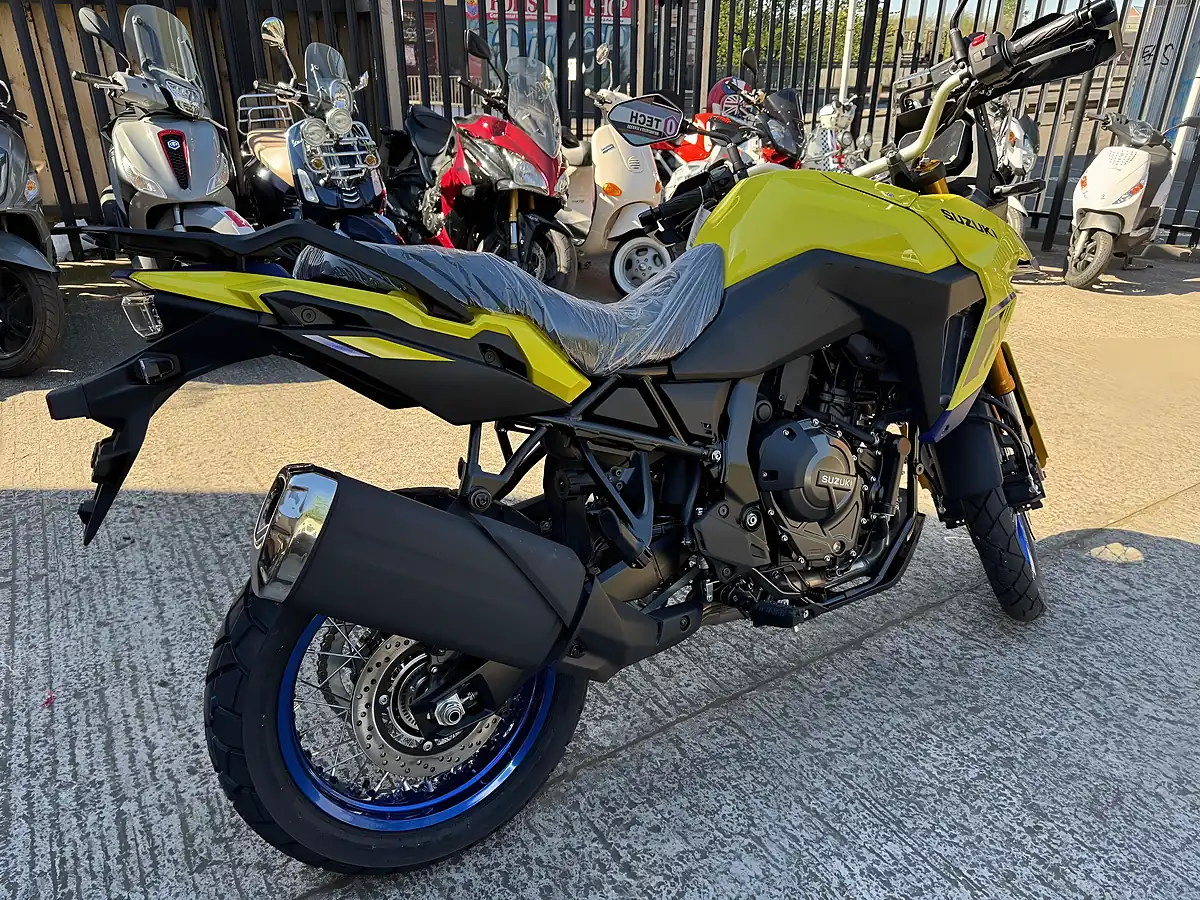 Used 2026 Suzuki V-Strom 800 De - Interior and Exterior details 3