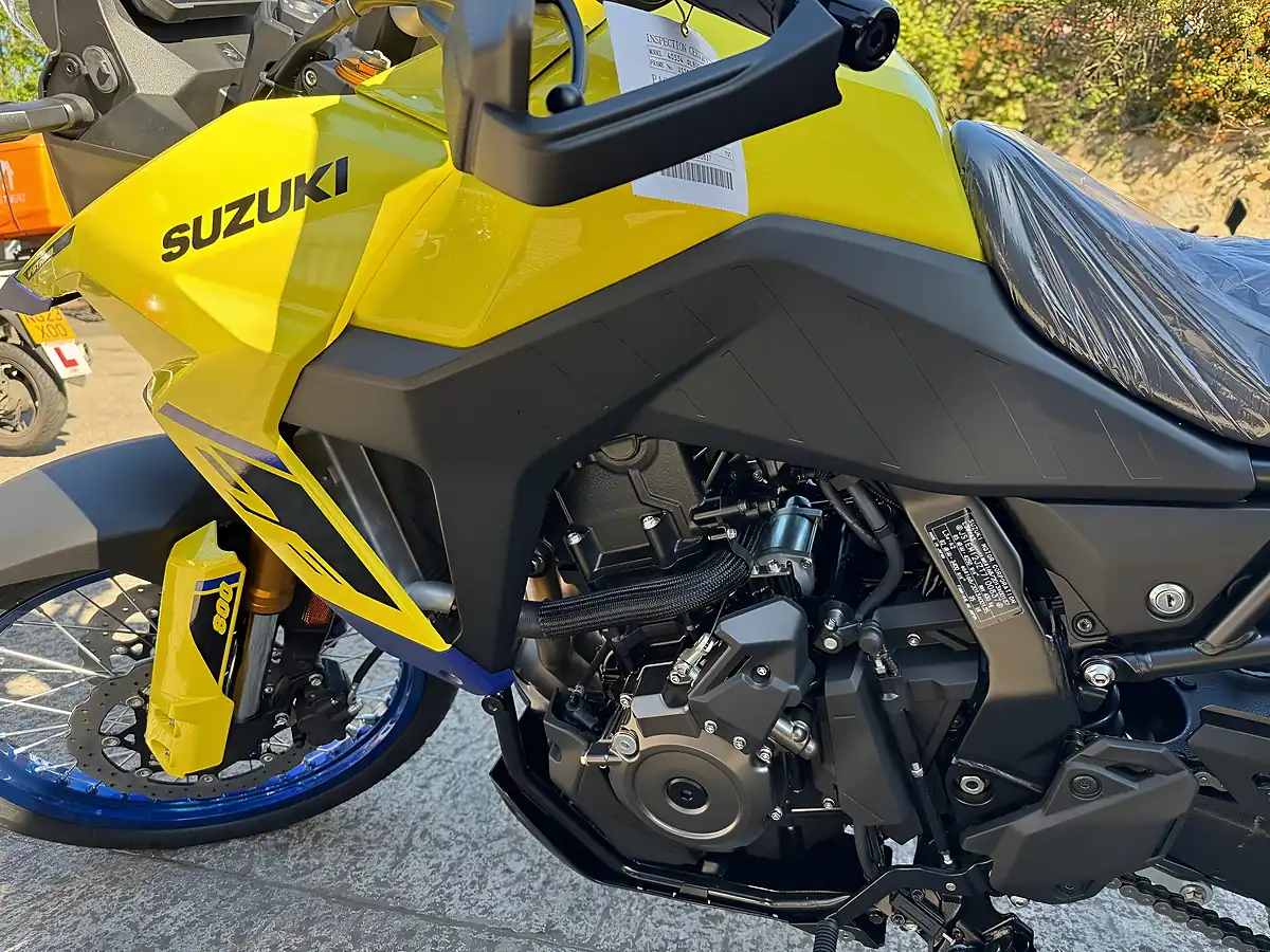 Used 2026 Suzuki V-Strom 800 De - Interior and Exterior details 9