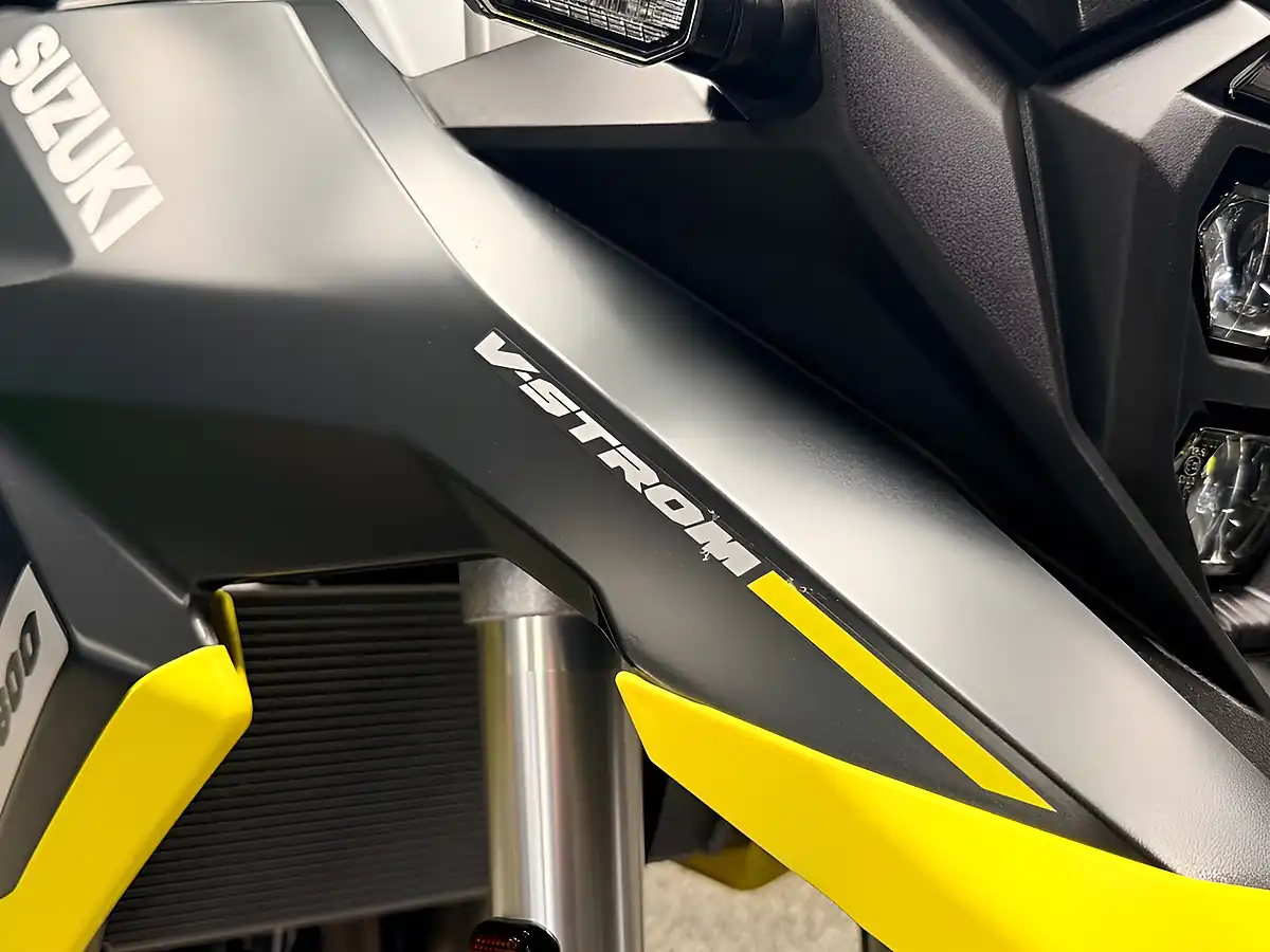 Used 2026 Suzuki V-Strom 800 Re Adventure Black - Interior and Exterior details 11
