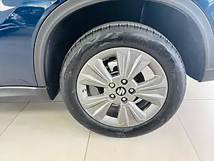Used 2026 Suzuki Vitara Motion Blue - Interior and Exterior details 11