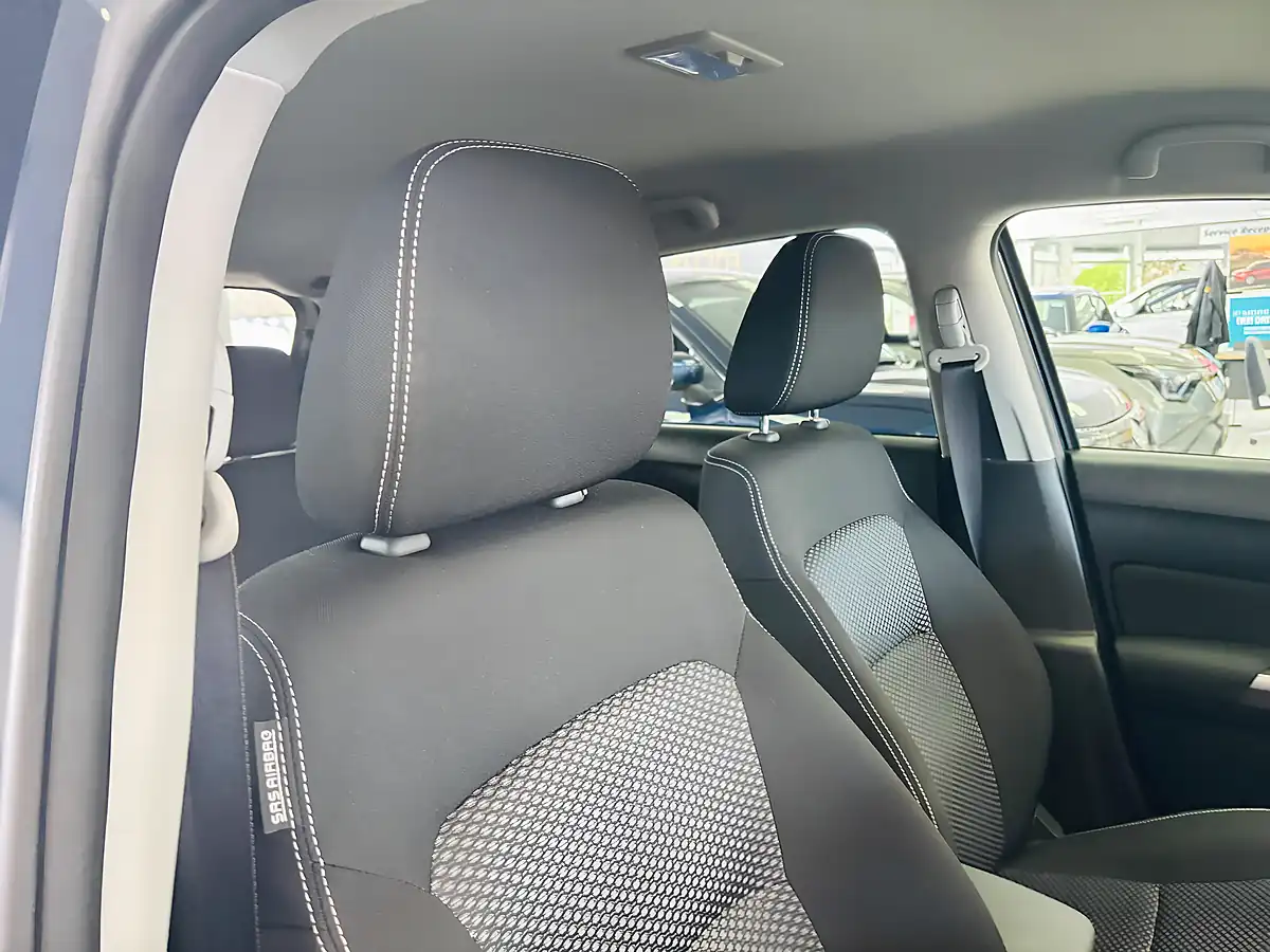 Used 2026 Suzuki Vitara Motion Blue - Interior and Exterior details 15