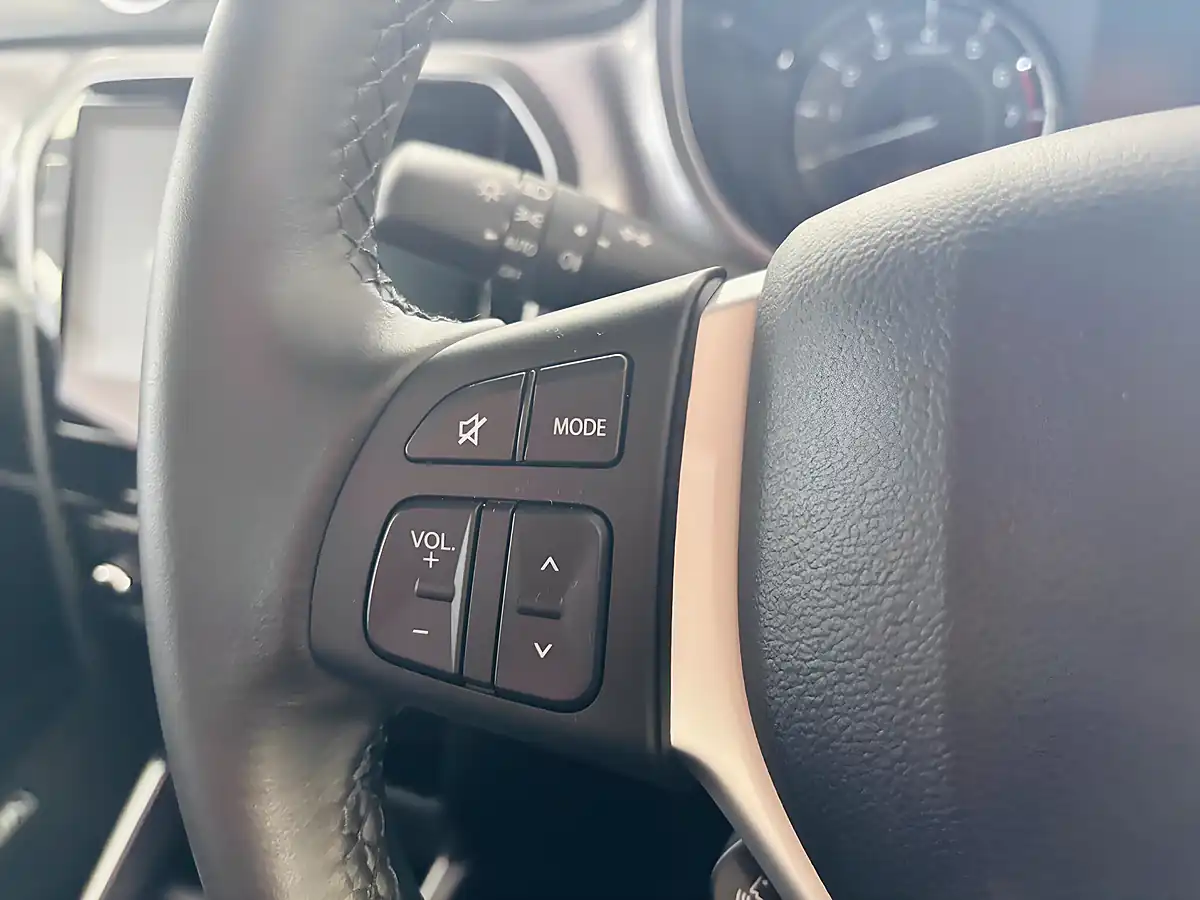Used 2026 Suzuki Vitara Motion Blue - Interior and Exterior details 17