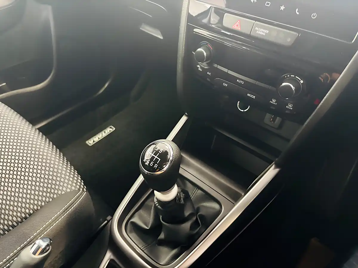Used 2026 Suzuki Vitara Motion Blue - Interior and Exterior details 19