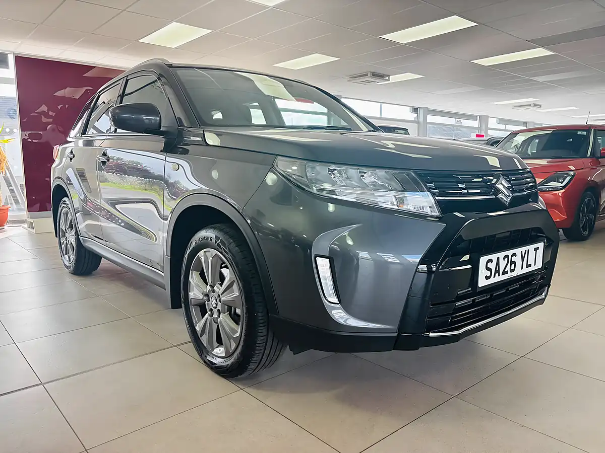 Used 2026 Suzuki Vitara Motion Grey - Front View