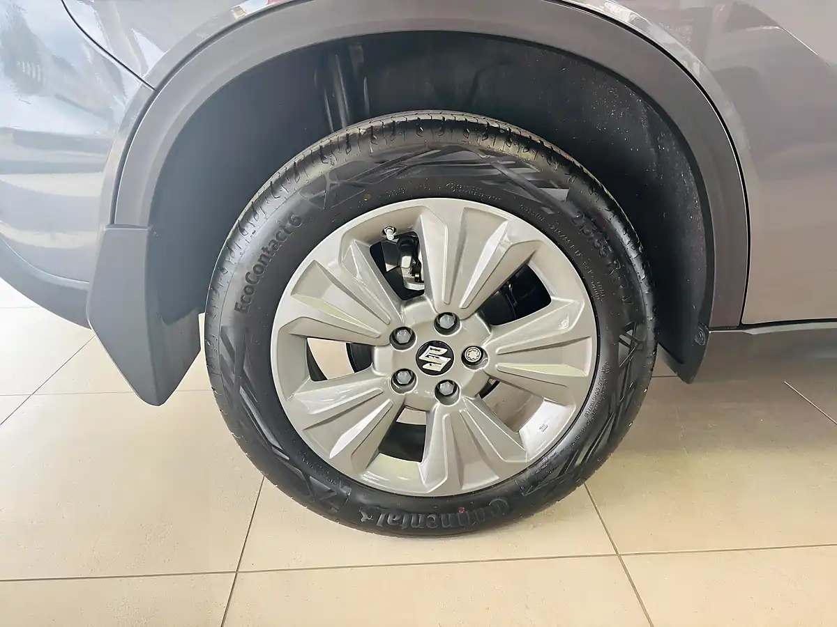 Used 2026 Suzuki Vitara Motion Grey - Interior and Exterior details 14