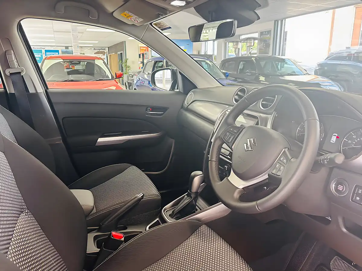 Used 2026 Suzuki Vitara Motion Grey - Interior and Exterior details 16