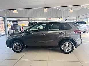 Used 2026 Suzuki Vitara Motion Grey - Interior and Exterior details 6