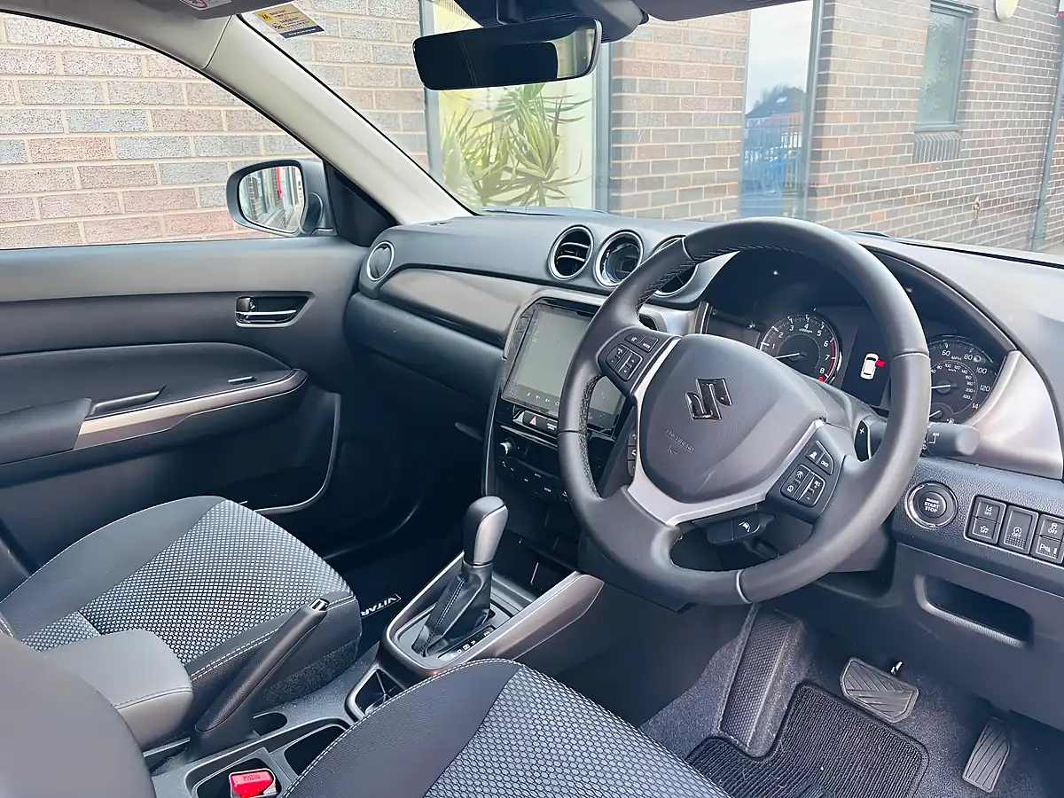 Used 2026 Suzuki Vitara Motion Silver - Interior and Exterior details 3