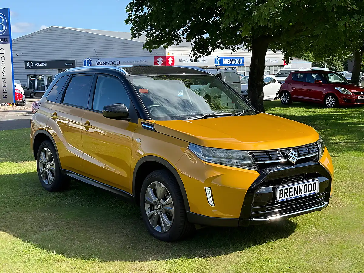 Used 2026 Suzuki Vitara Motion Yellow - Front View