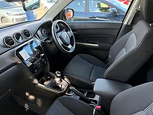 Used 2026 Suzuki Vitara Motion Yellow - Interior and Exterior details 12