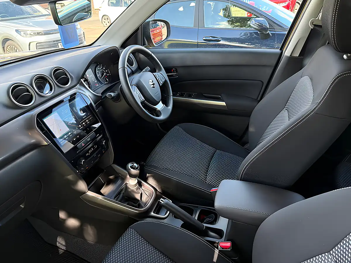 Used 2026 Suzuki Vitara Motion Yellow - Interior and Exterior details 12