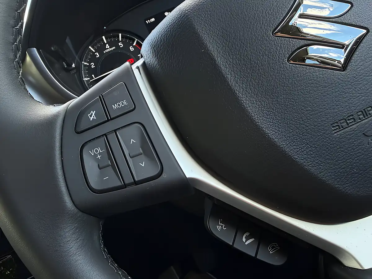 Used 2026 Suzuki Vitara Motion Yellow - Interior and Exterior details 14