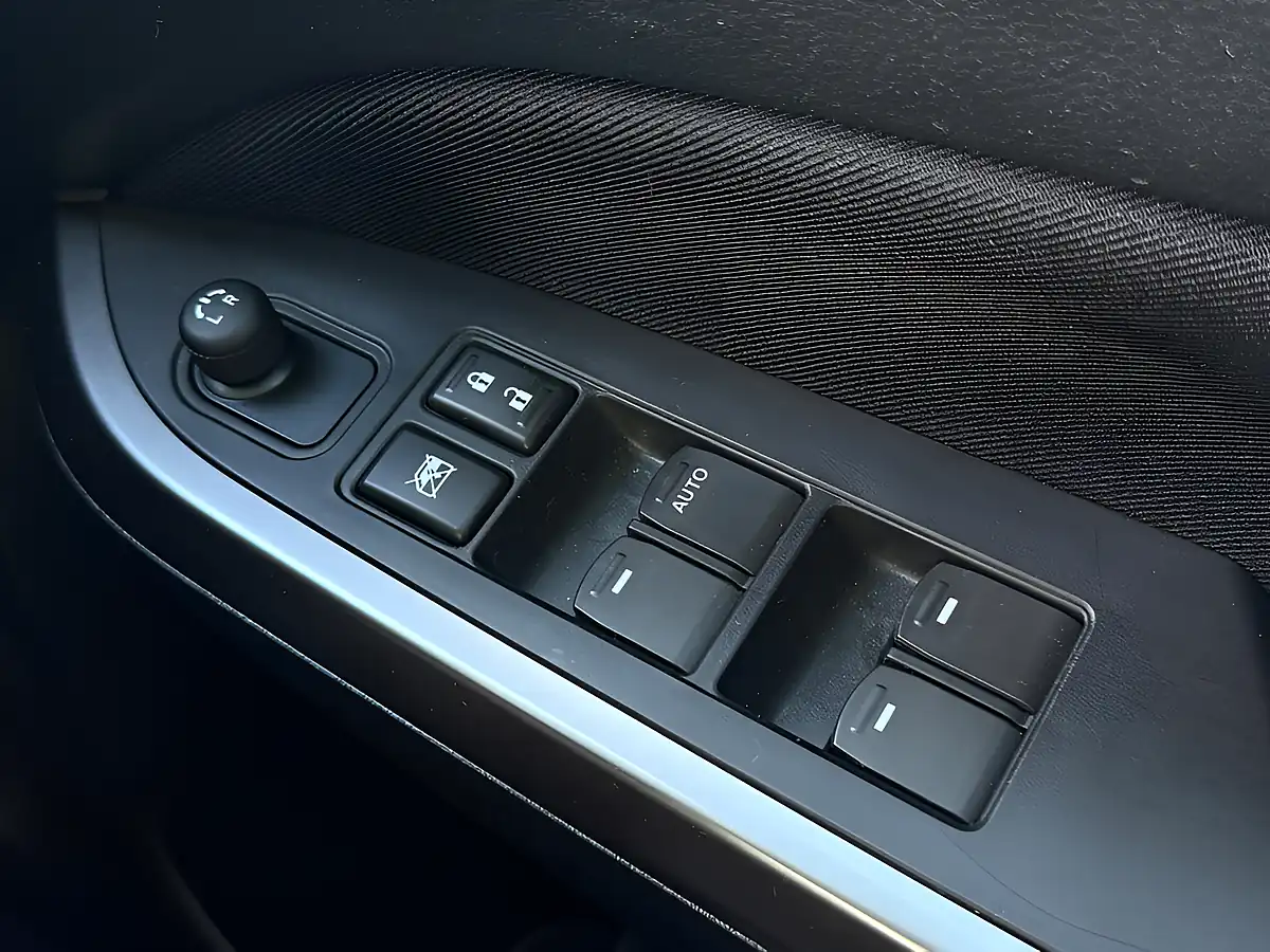 Used 2026 Suzuki Vitara Motion Yellow - Interior and Exterior details 19