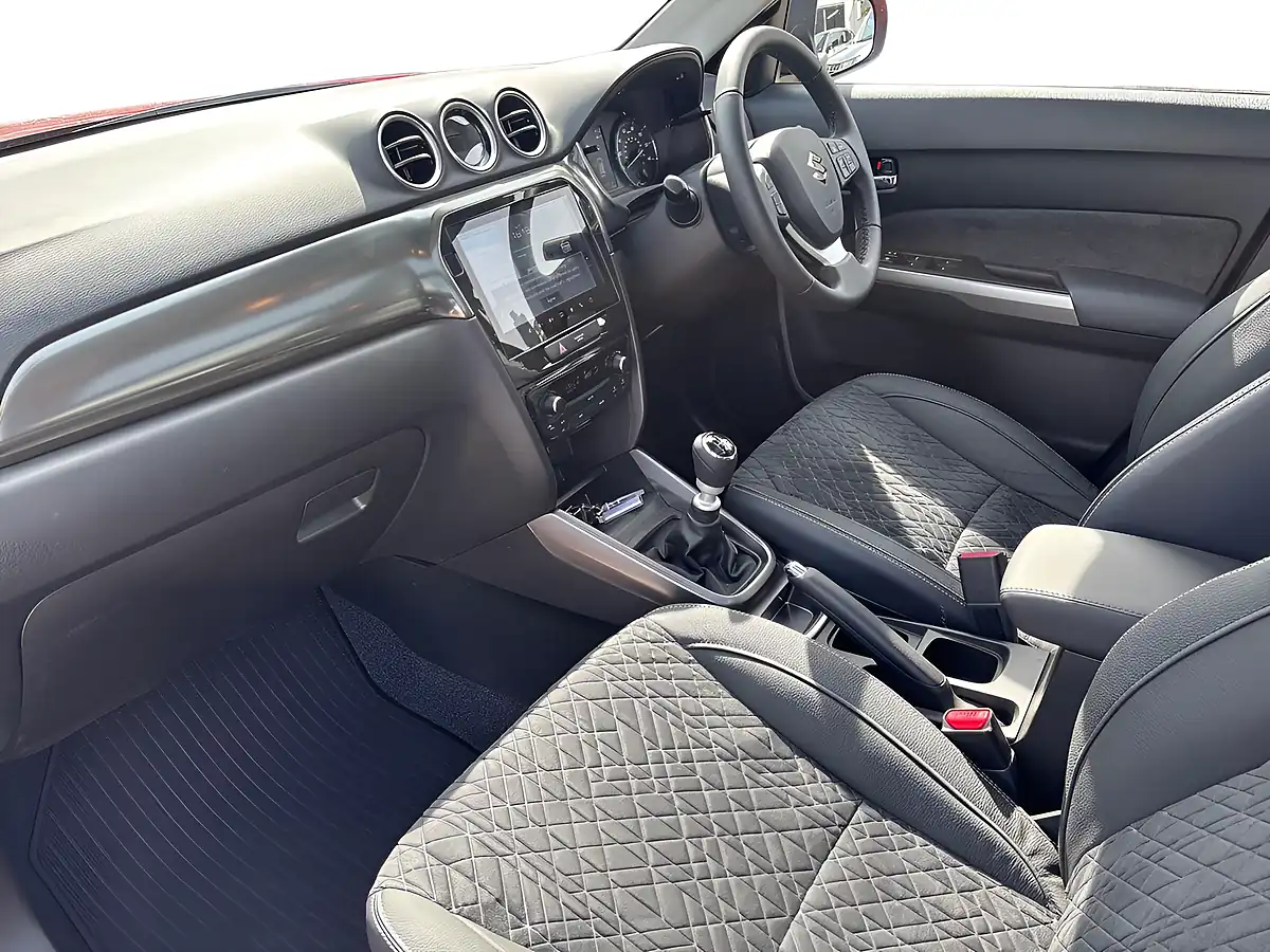 Used 2026 Suzuki Vitara Ultra Red - Interior and Exterior details 12